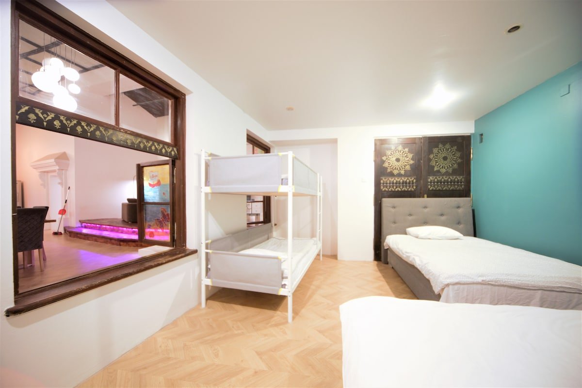 The Theatre apartment Old Town 3 bedrooms gallery image 4