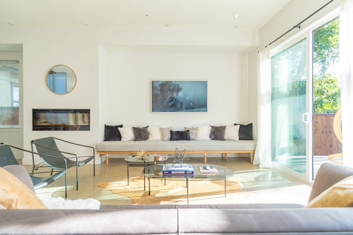 Luxury Home by Greenville Ave, near SMU & Uptown gallery image 4