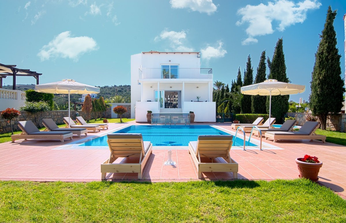 Villa Tyghi – 5 Bedroom with private pool gallery image 5