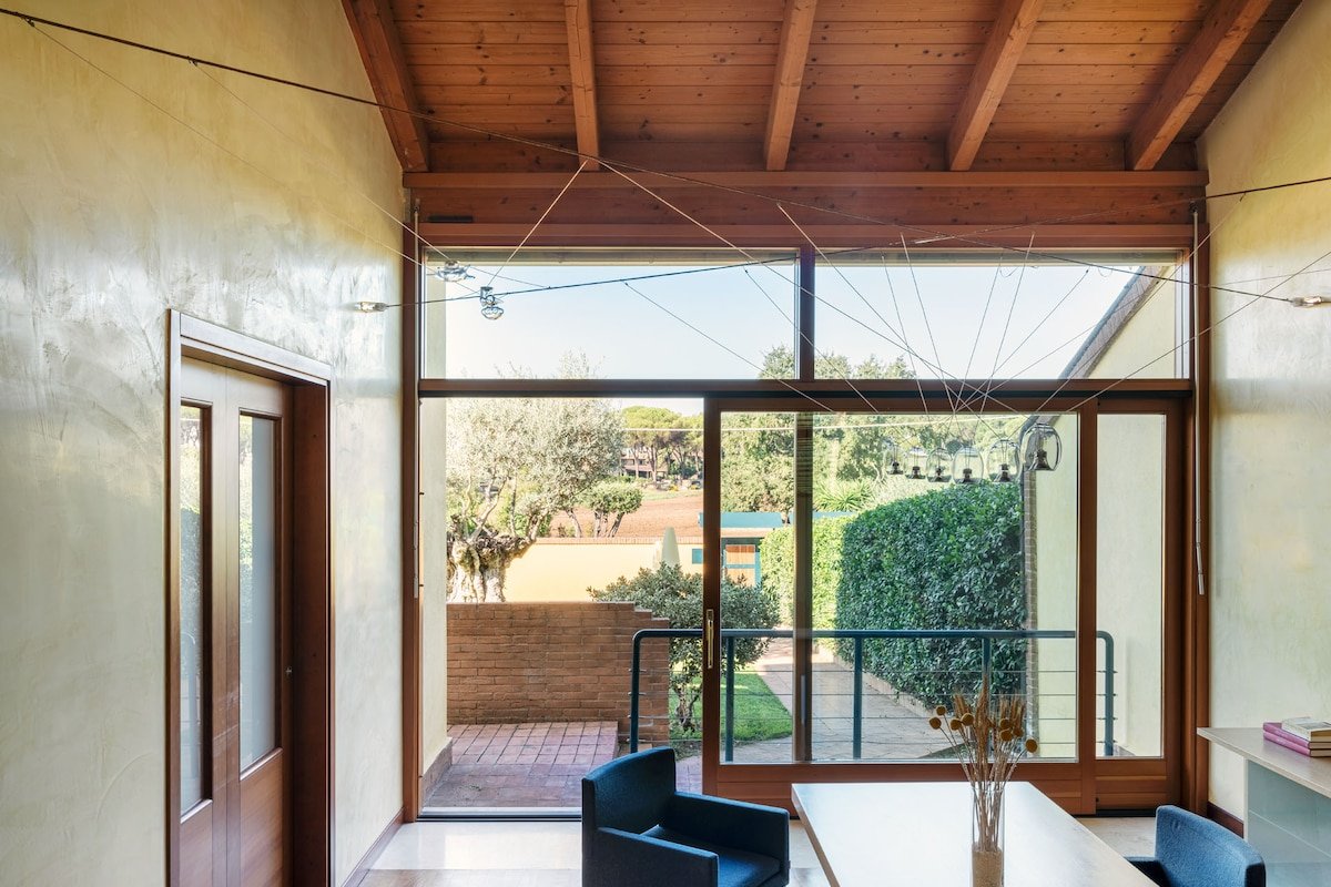 Panoramic Villa with private Jacuzzi & Parking gallery image 3