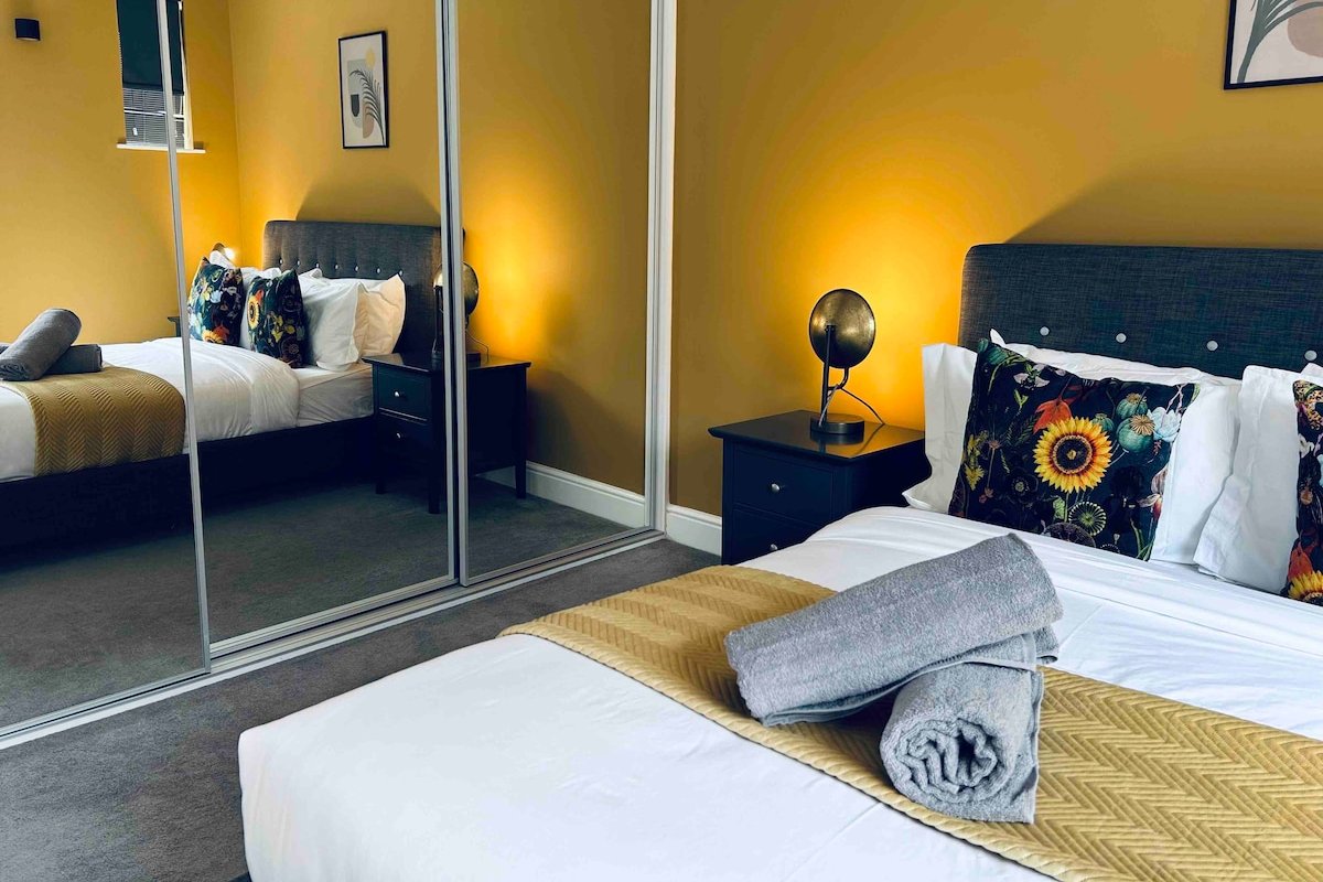 No42 |The Townhouse | 3BR | Retreat | Prime Spot gallery image 3