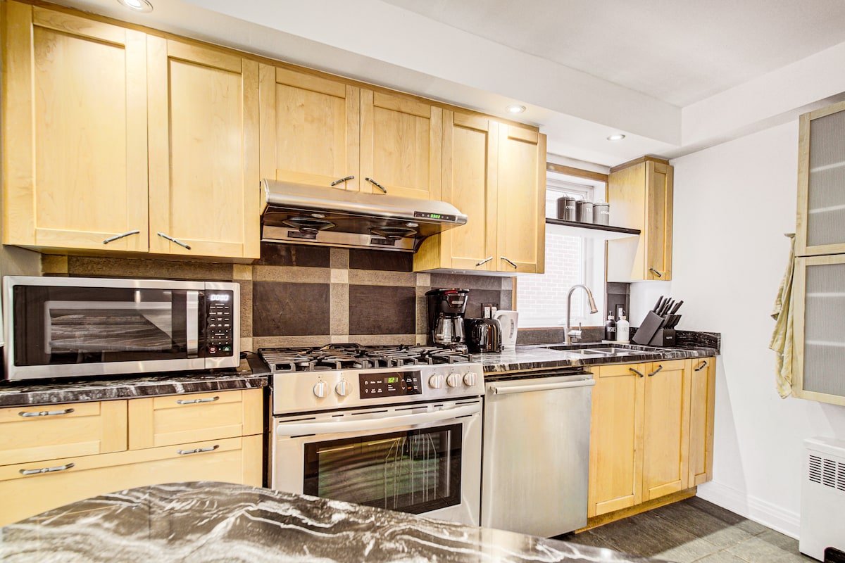 Spacious 4-Bedrooms in Hochelaga MTL | 1 gallery image 4