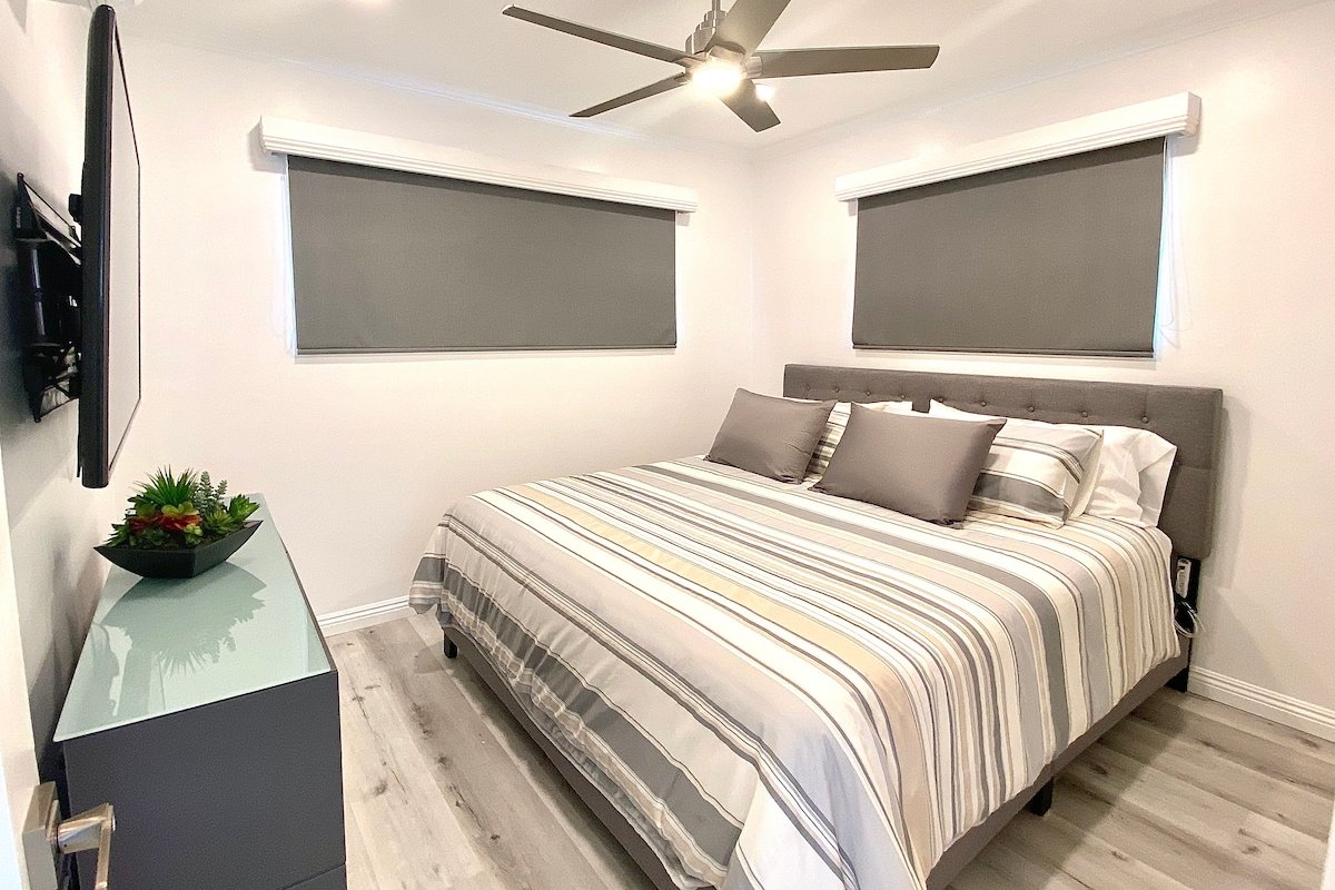 Beautiful Beach Retreat w/in 2blks to beach gallery image 5