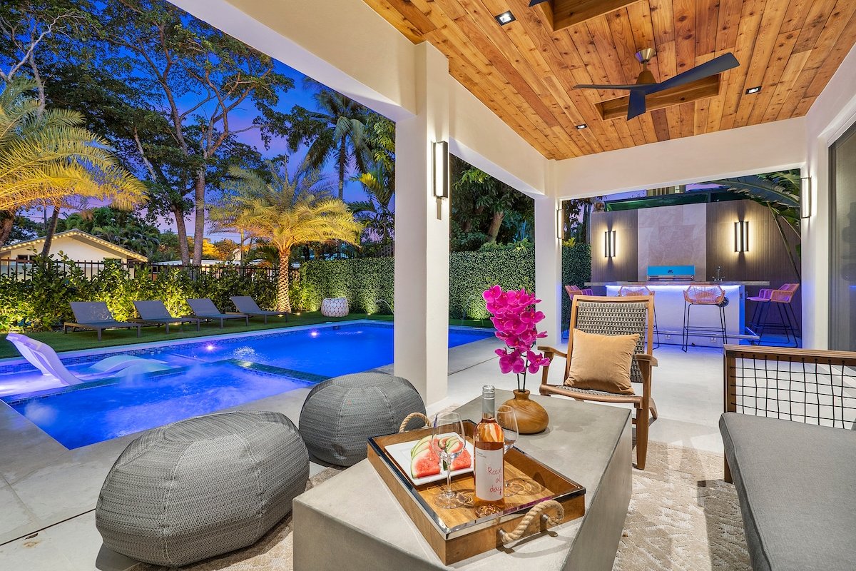 LUXE Certified – Vizcaya Retreat – Prime Location!