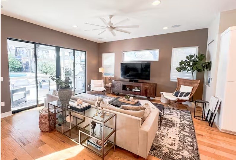 Zilker Luxe Stay | Pool, Hot Tub, Pet-Friendly gallery image 2