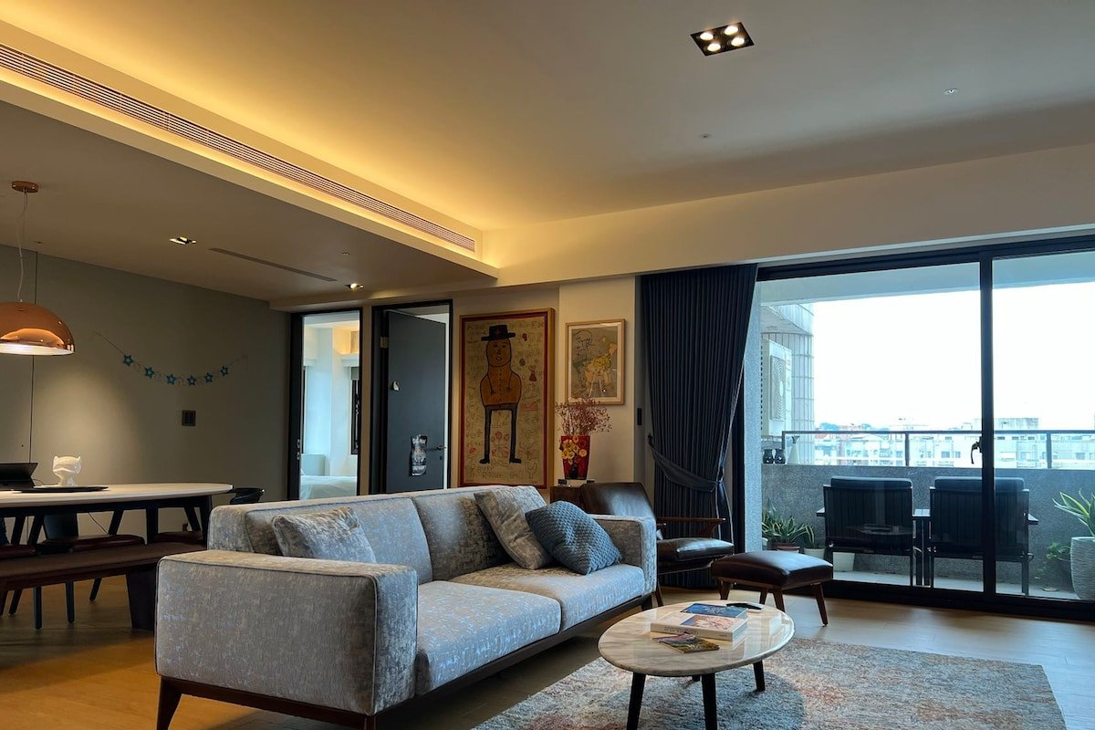 Designer apt in the heart of Taipei City gallery image 3