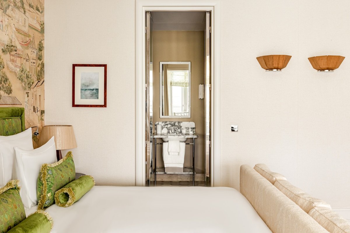 Villa – Apartment Victor Hugo – 2 Bedrooms gallery image 2