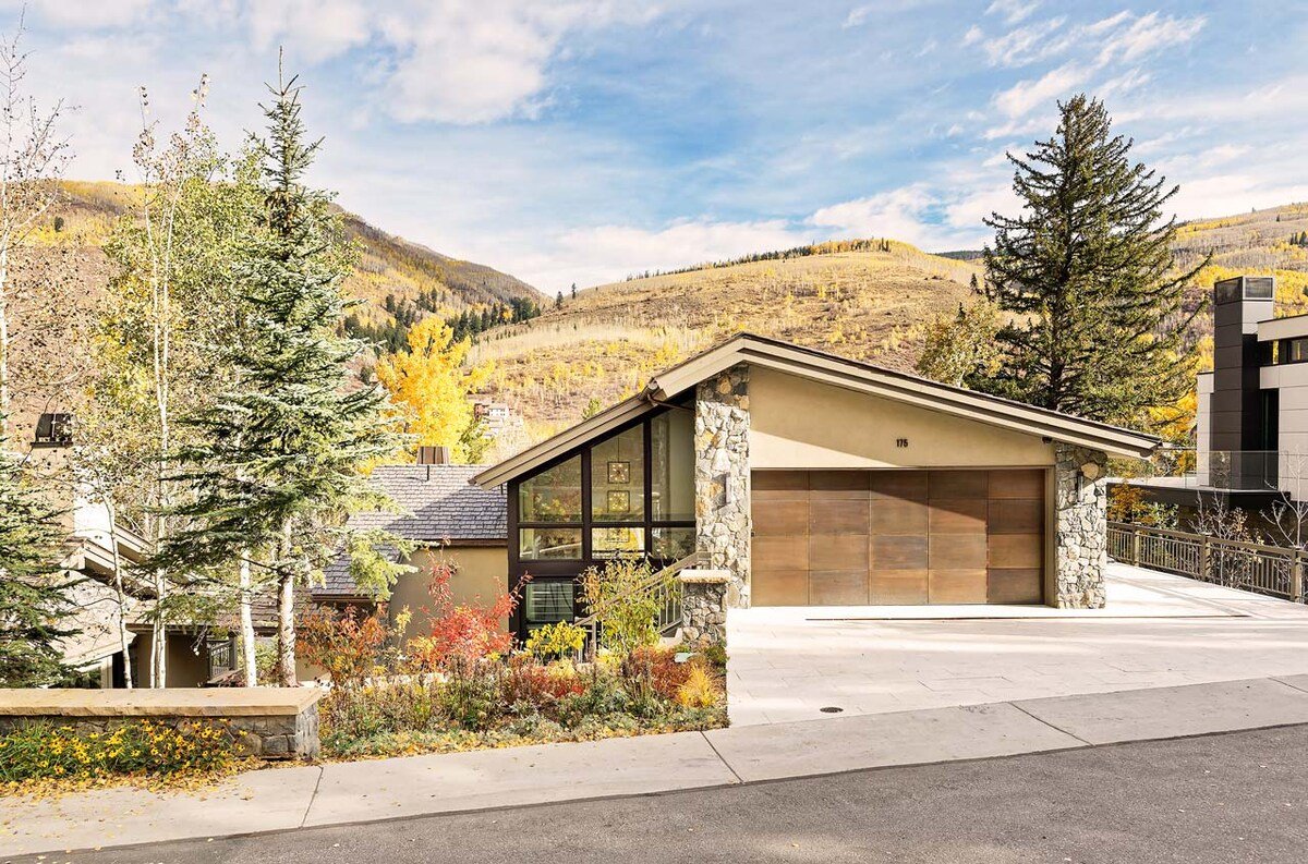 La Forêt | Modern Mountain Retreat w/ Hot Tub gallery image 4