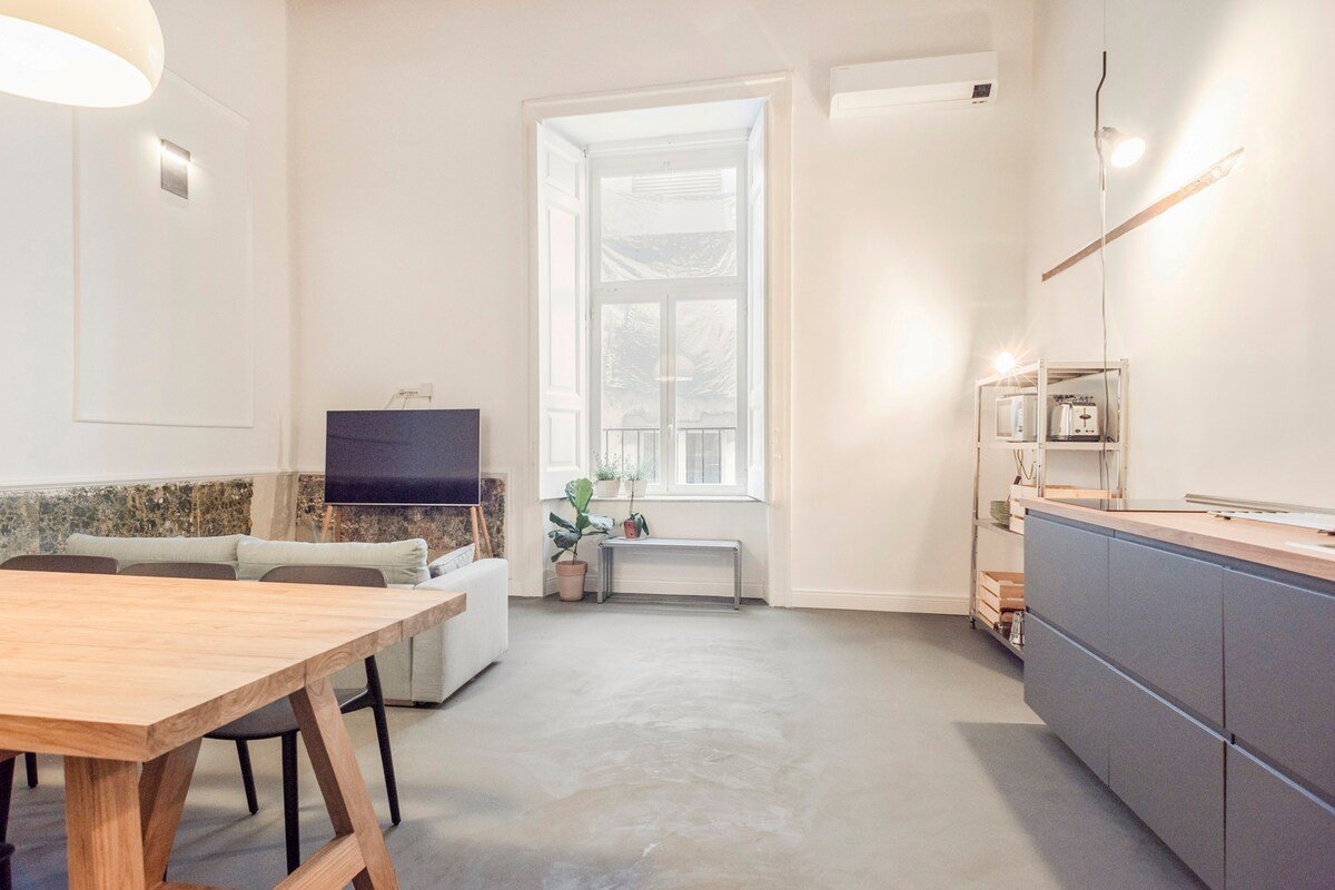 “LeoApartment” – Historic City Center District gallery image 3