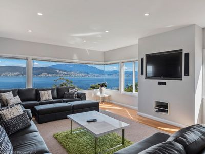 Oceana Escape panoramic views luxury and space