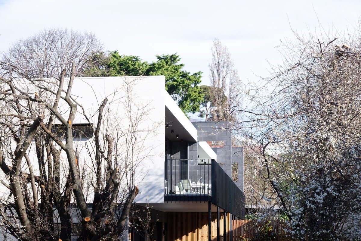 Beachside Hidden Gem, Luxurious Spacious Apartment gallery image 4