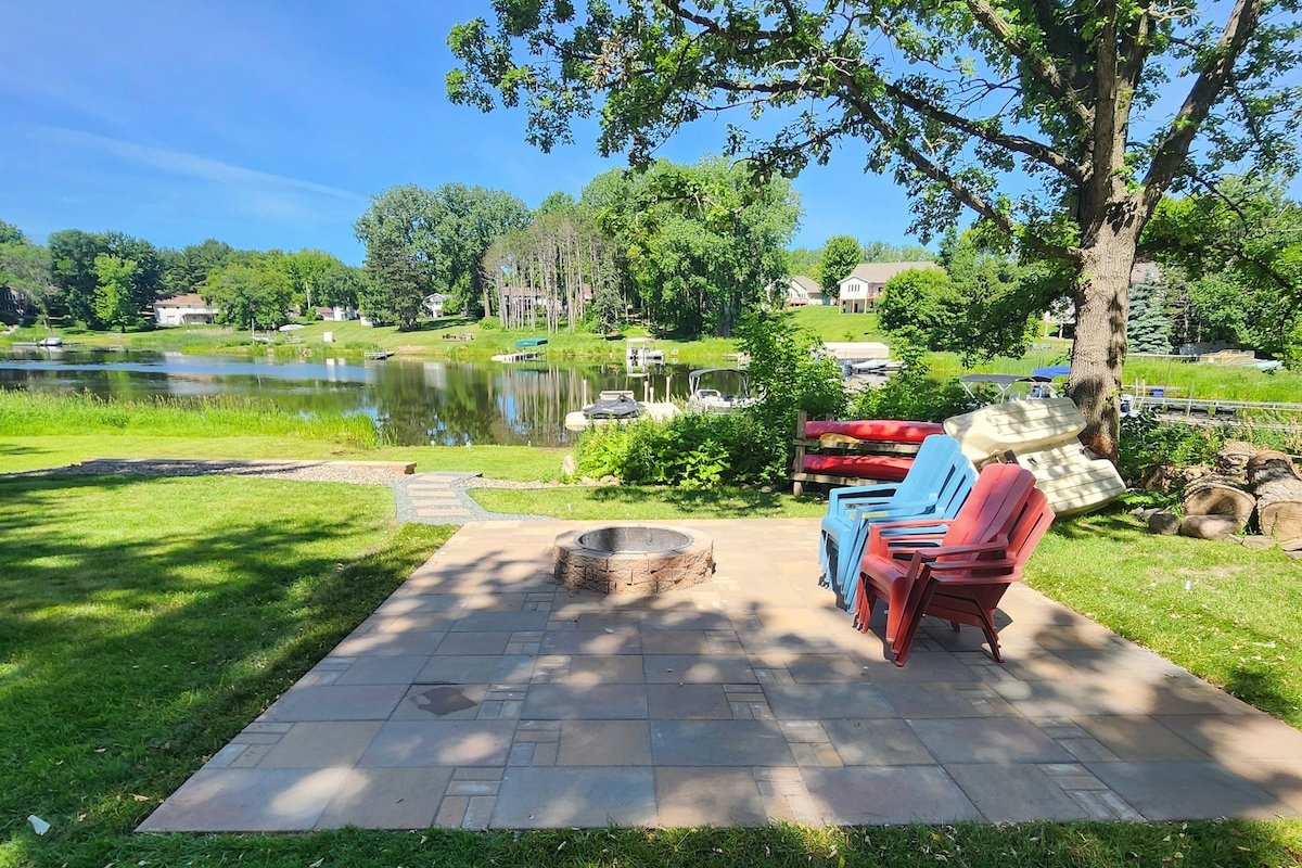 Terryll Bayside Lake Home | Dock, Kayaks, Firepit! gallery image 4