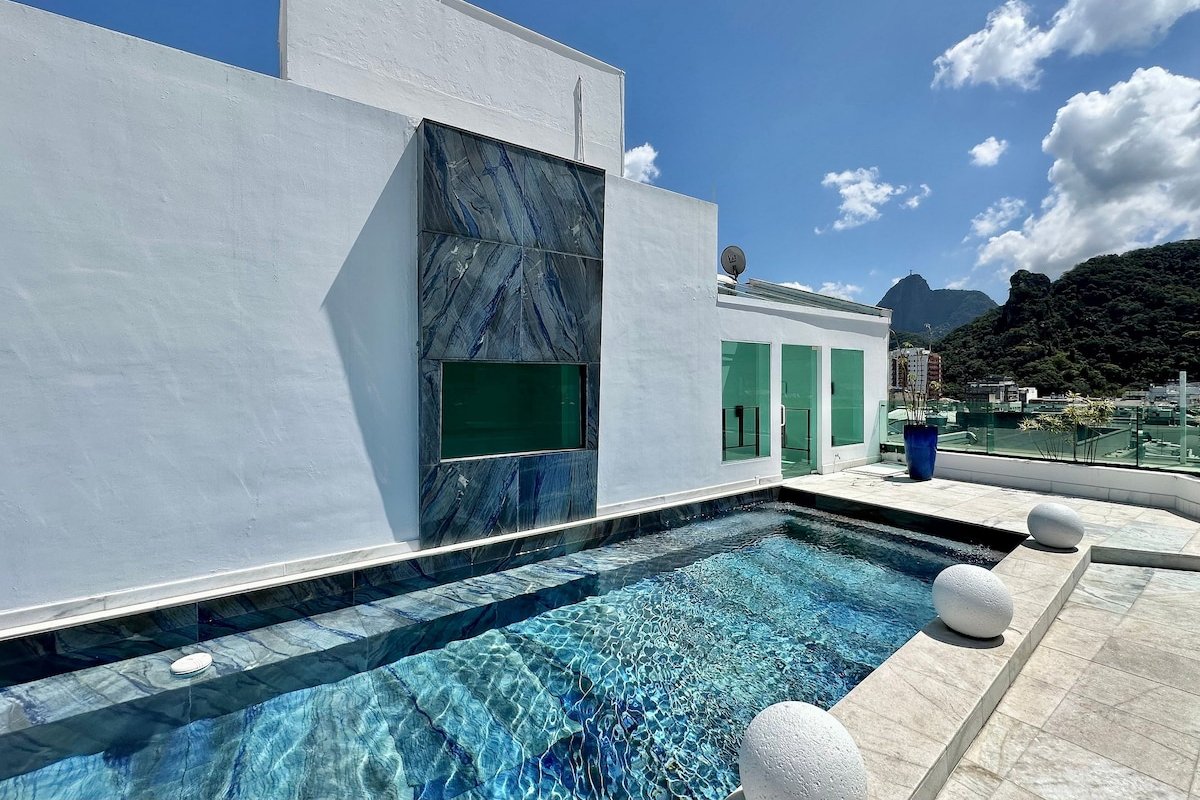 Luxury Beachfront Penthouse in Copacabana gallery image 5