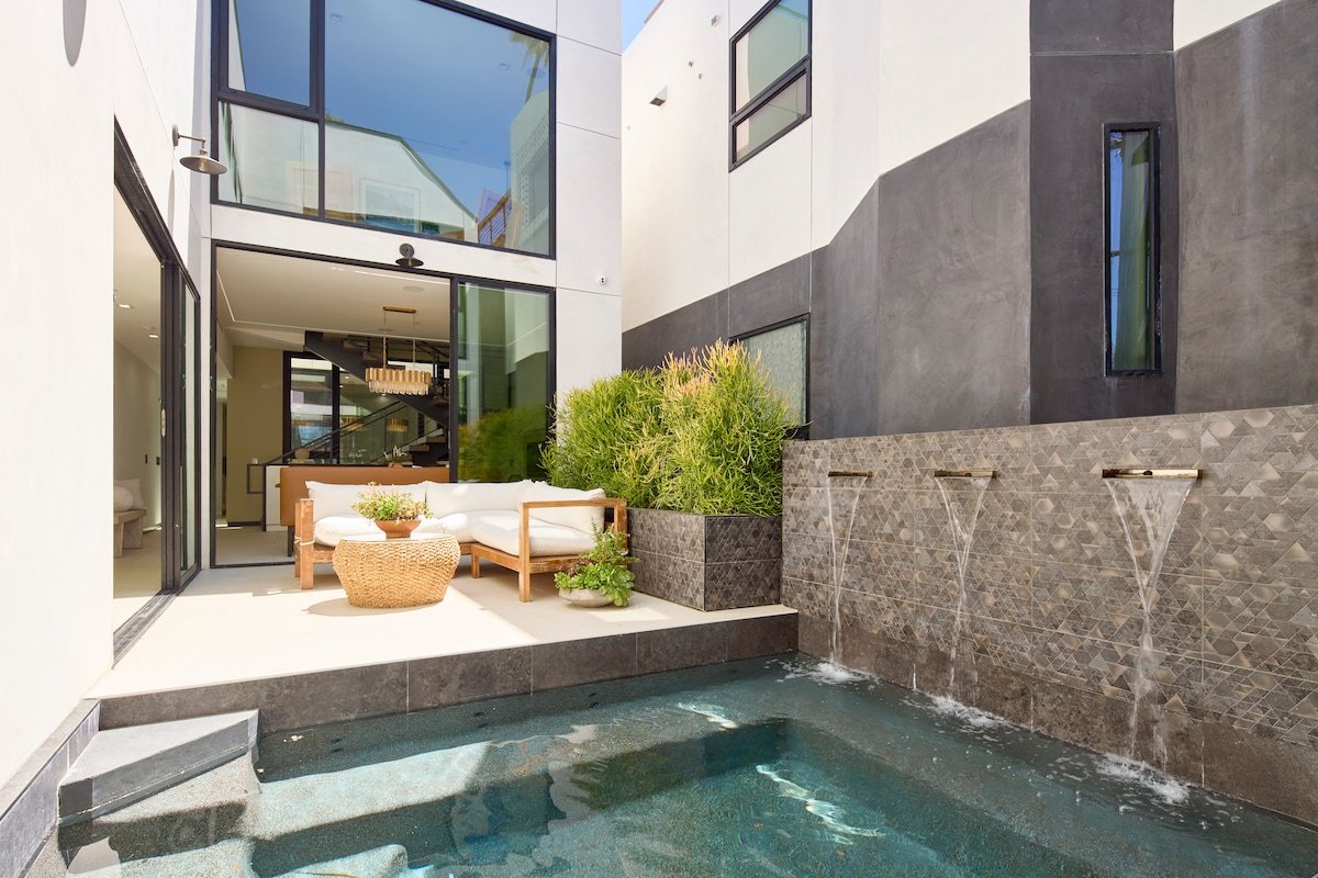 Art Deco Elegance in Venice | Pool, Spa, Rooftop gallery image 2