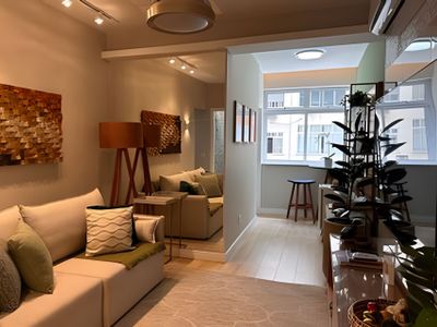 Copacabana New Stylish Apt, Beach Block, Sleeps 6