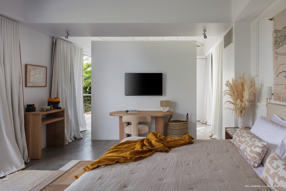 Jasmine gallery image 2