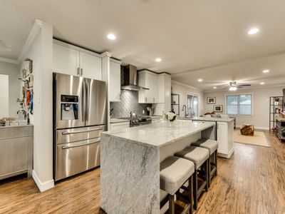 UpscaleMidwayHollowModern-QuietArea-FamilyFriendly