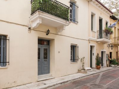 Athenian Niche in Plaka | Athenian Homes