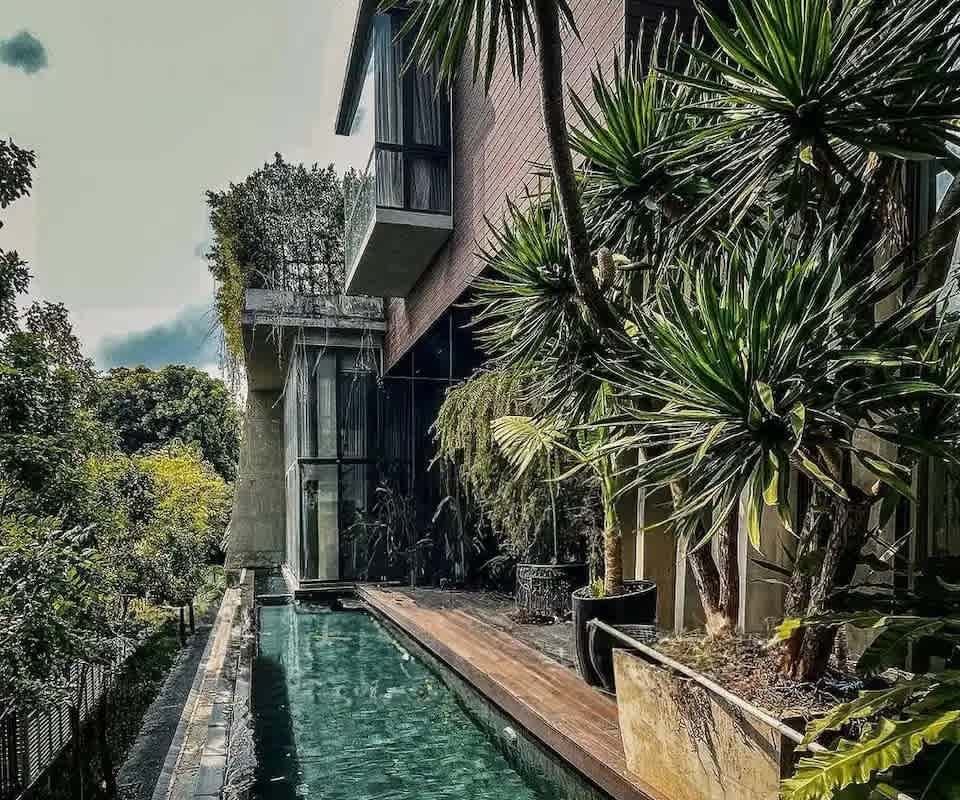 Luxury Modern Pool Jacuzzi Villa 5BR Thonglor gallery image 3