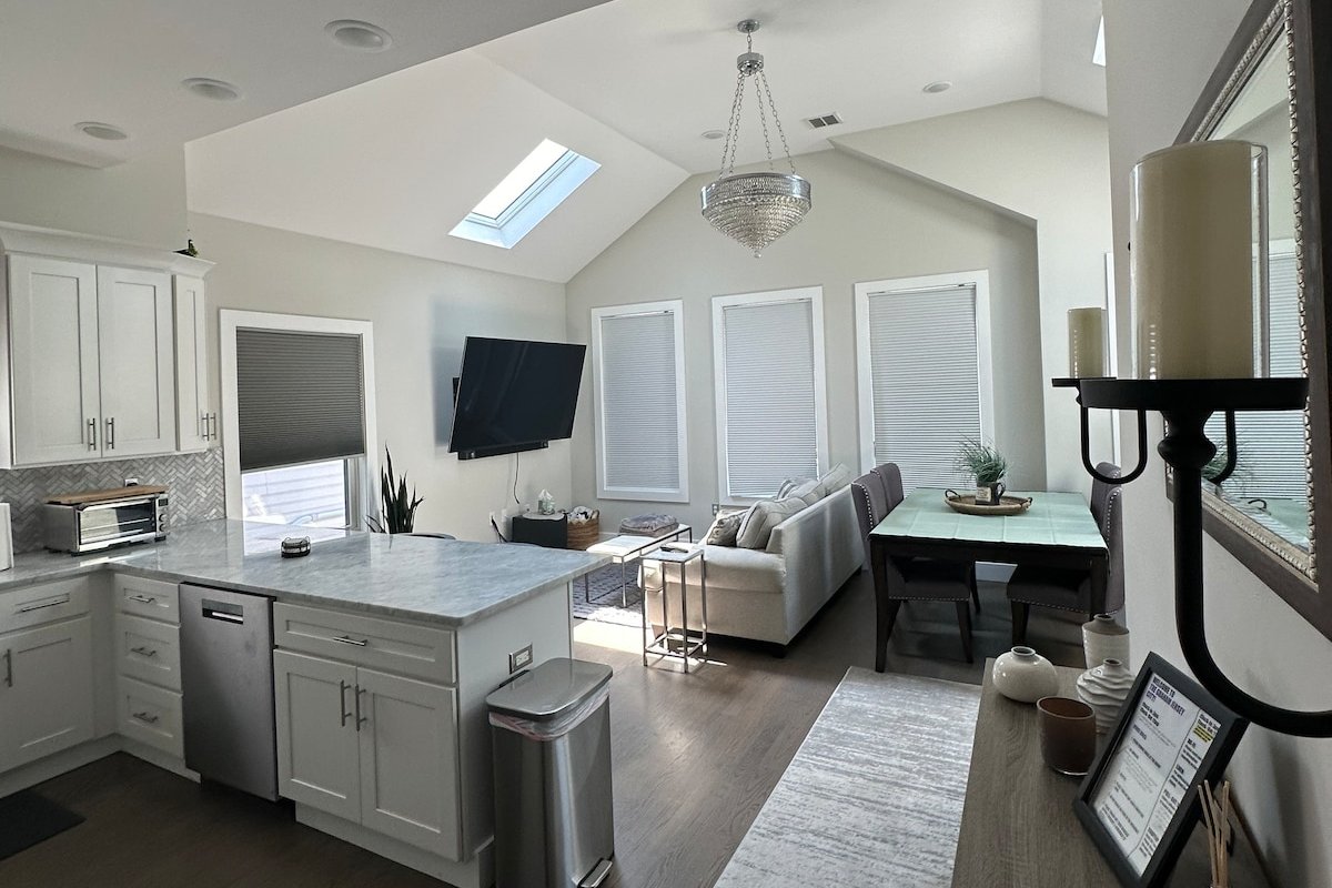 Jersey City 3BR Luxury Condo |Near NYC & Metlife gallery image 2