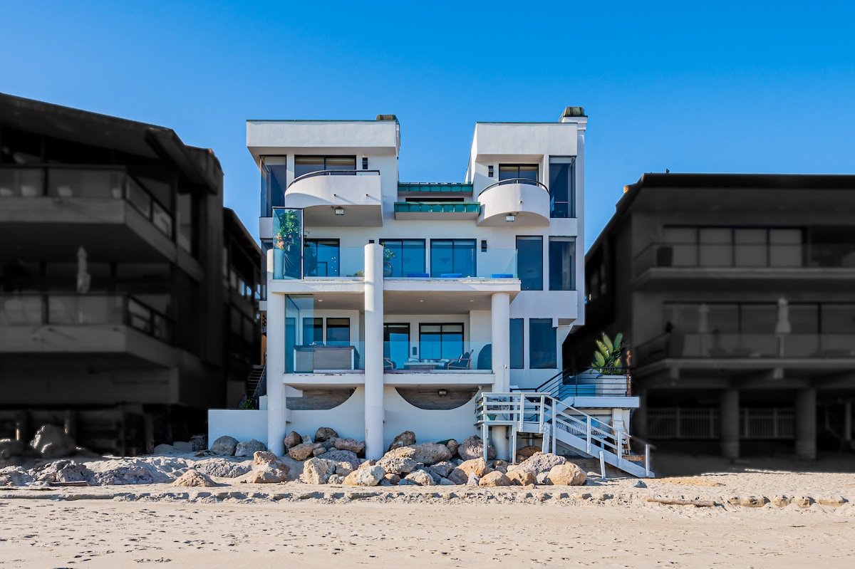 20%Off Ultra Luxurious Malibu Beachfront Penthouse gallery image 4