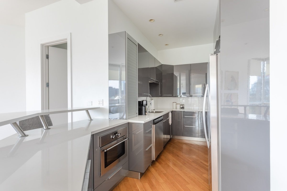 Luxury Fulton Market Penthouse Amazing City Views gallery image 5