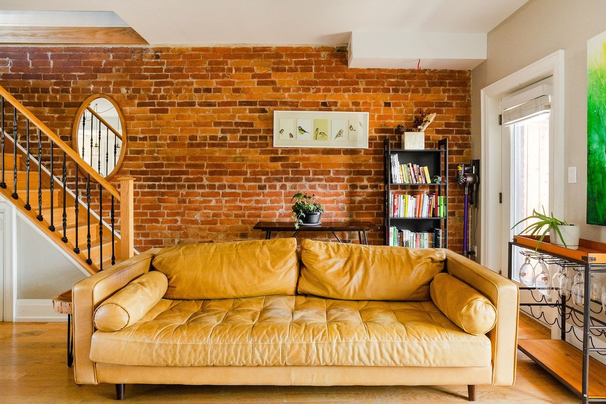 Victorian 2-Story Loft w/ 2 Beds High Ceiling gallery image 5