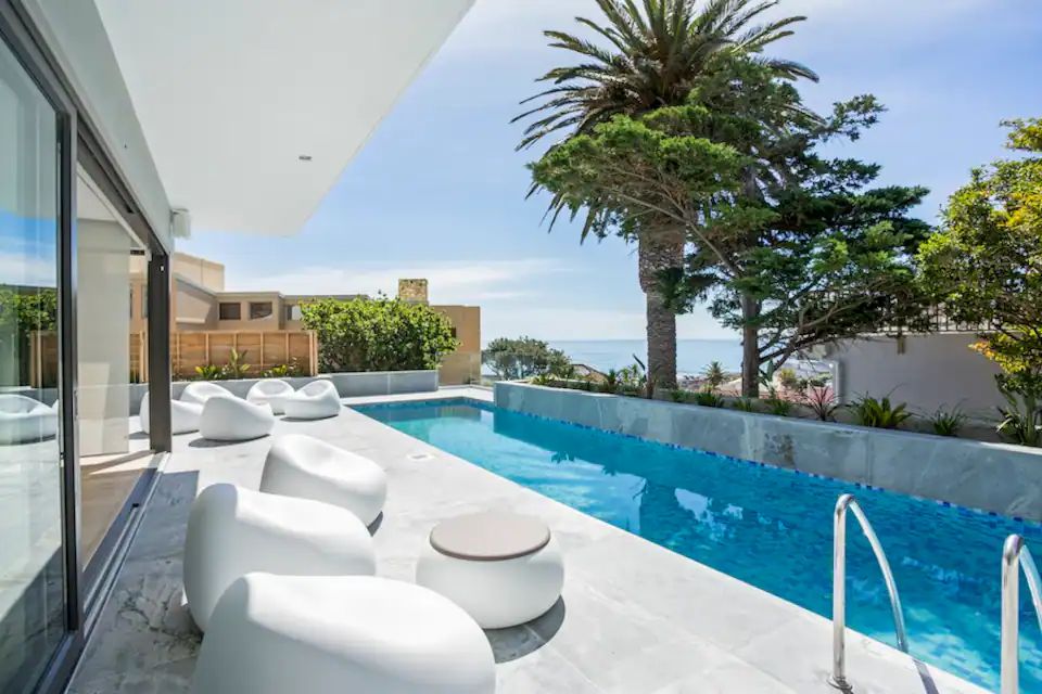 Amara Bakoven Photo 26