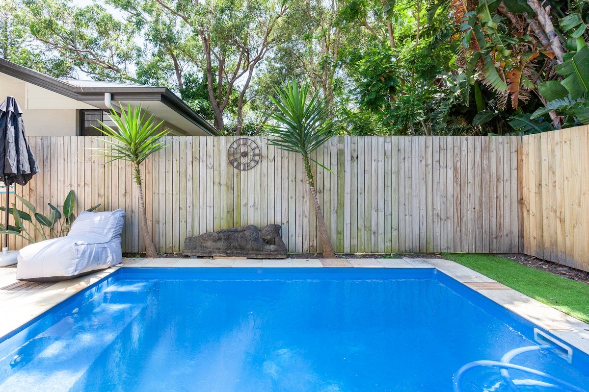 #StayChillByron: up to 14 guests, pool, firepit gallery image 2