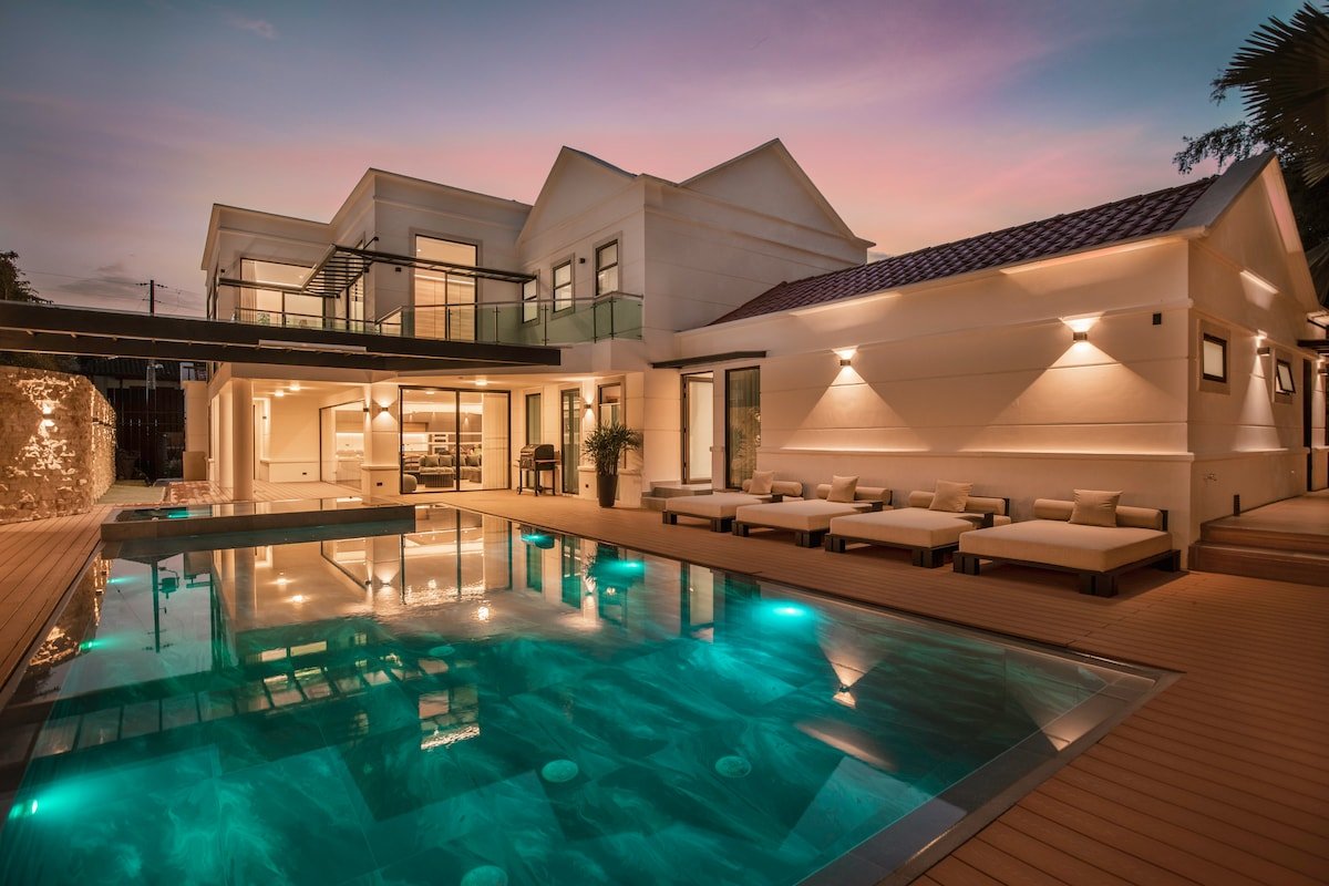 Luxe Villa Poblado l Heated Pool l Nightclub