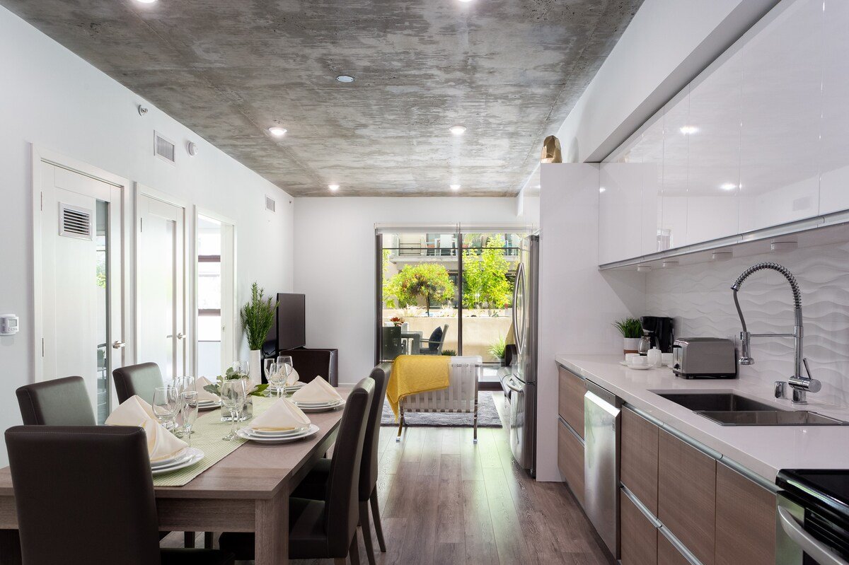 Upscale 4BR Apartment in Prime Location gallery image 4