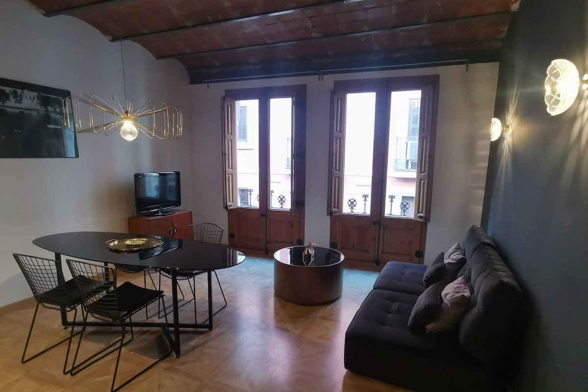 Beautiful Gothic Quarter Apartment 2 Bedrooms gallery image 5