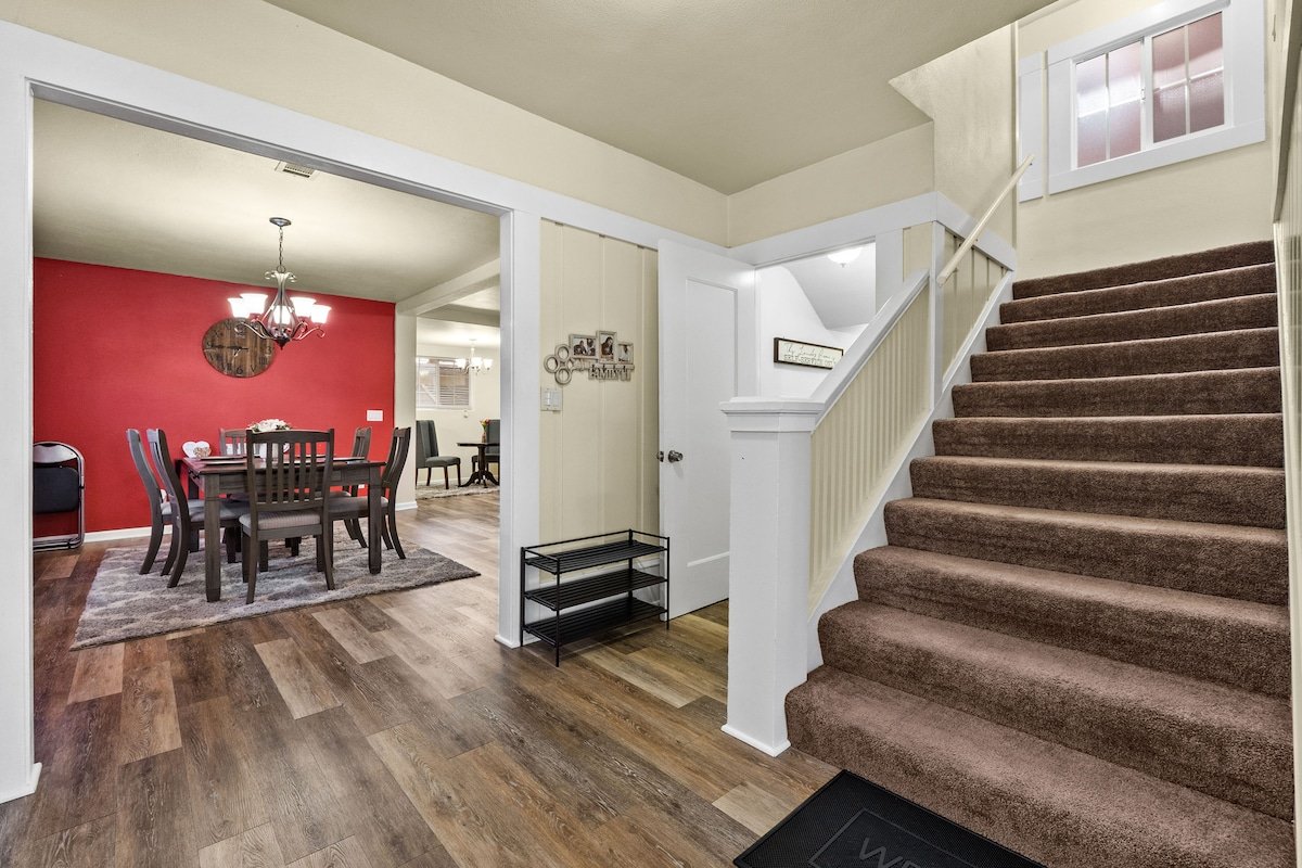 Spacious Home in Oakland gallery image 3