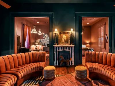 Iconic Mansion w/Private Pool & Spa, Walk Downtown