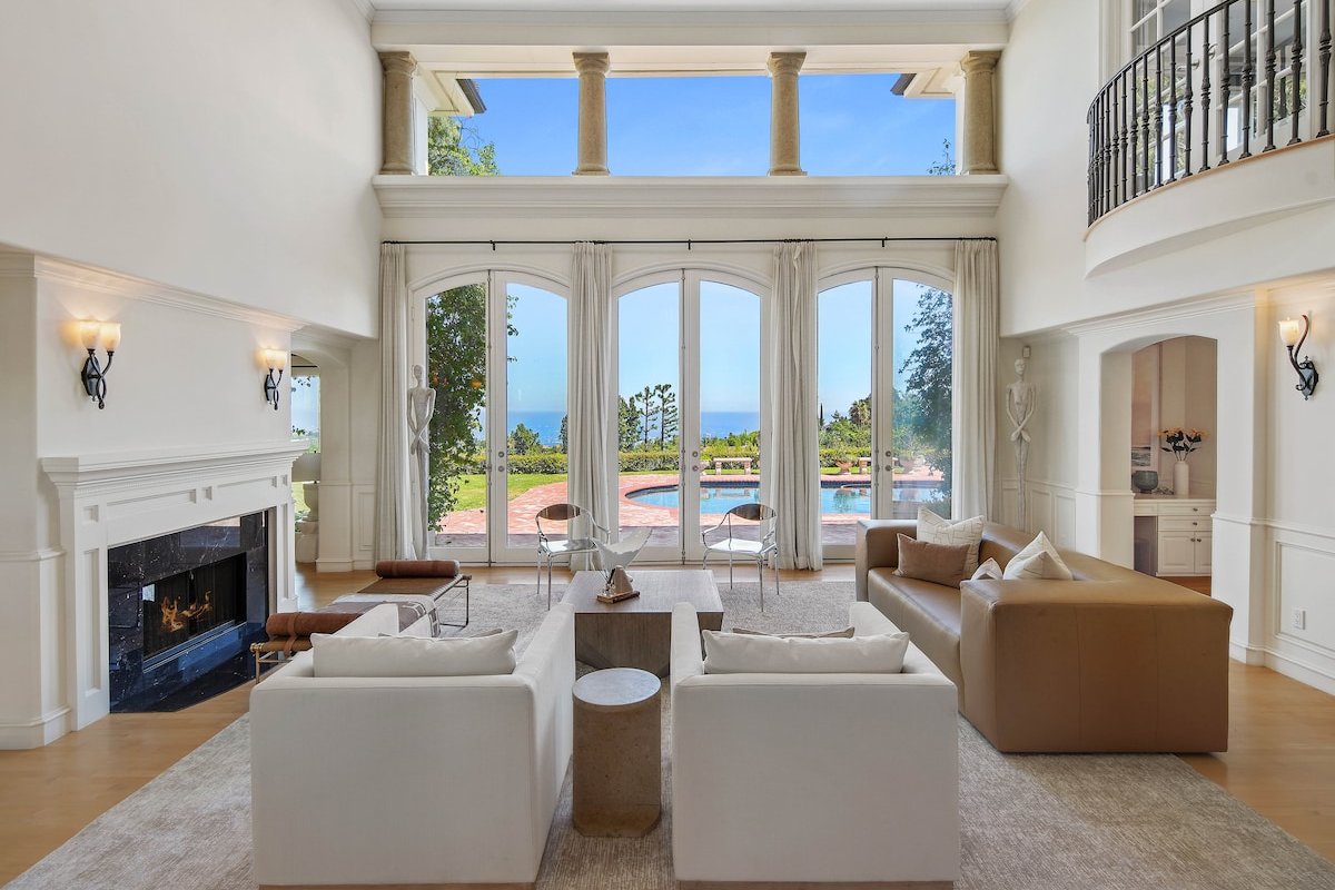 Stunning Bel Air Italian Villa w/ Panoramic Views gallery image 3