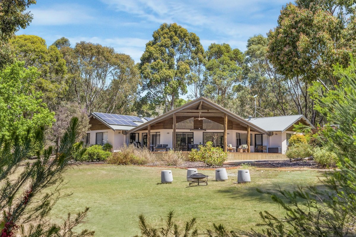 Wisteria Lodge gallery image 3