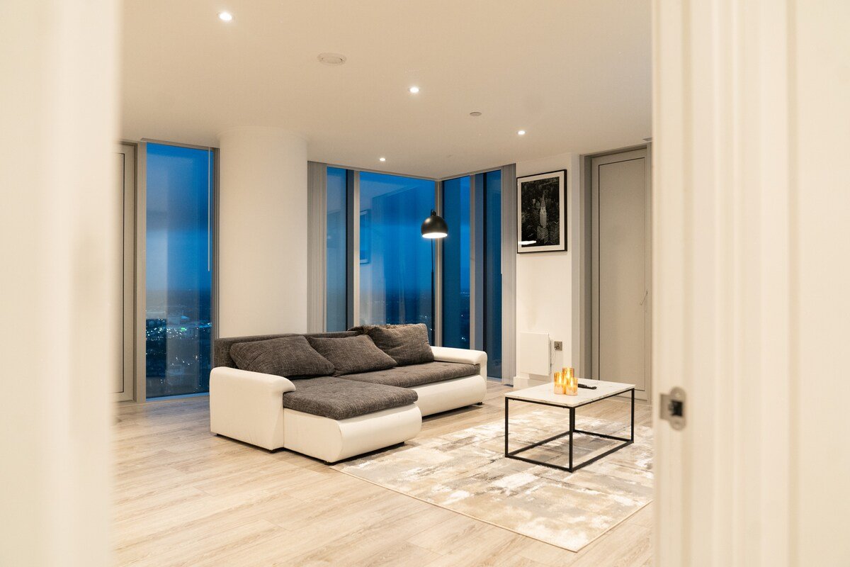 Luxury Penthouse in City Centre+Breathtaking views gallery image 3