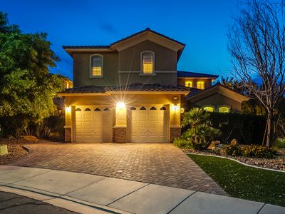 Luxury 3 Bed | 3.5 Bath | Sparkling Heated Pool