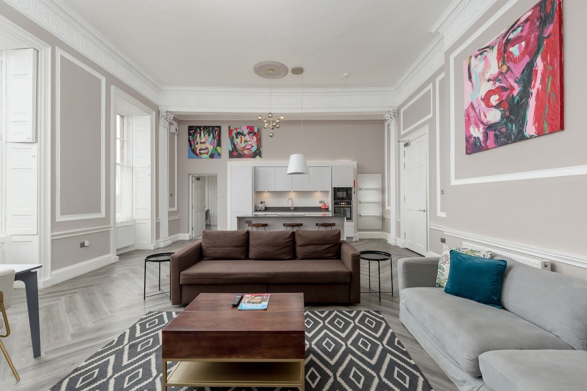 York Place City Centre 2 bedroom deluxe Apartment gallery image 2