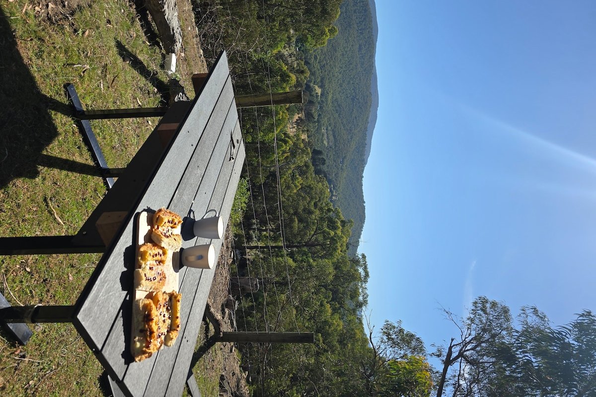 Family Friendly Farmstay- stunning views and spa gallery image 4