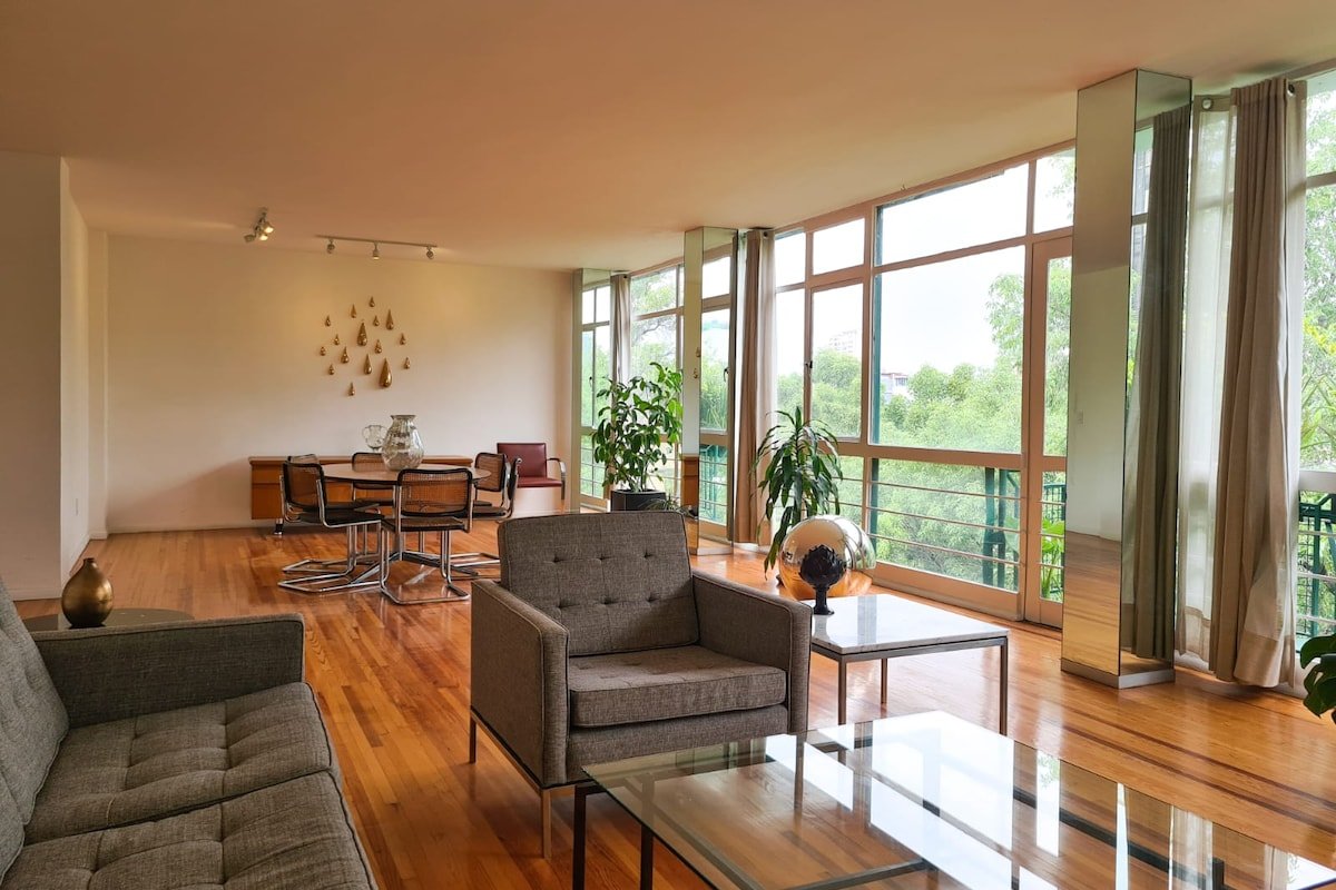 Art and view at Condesa District gallery image 3