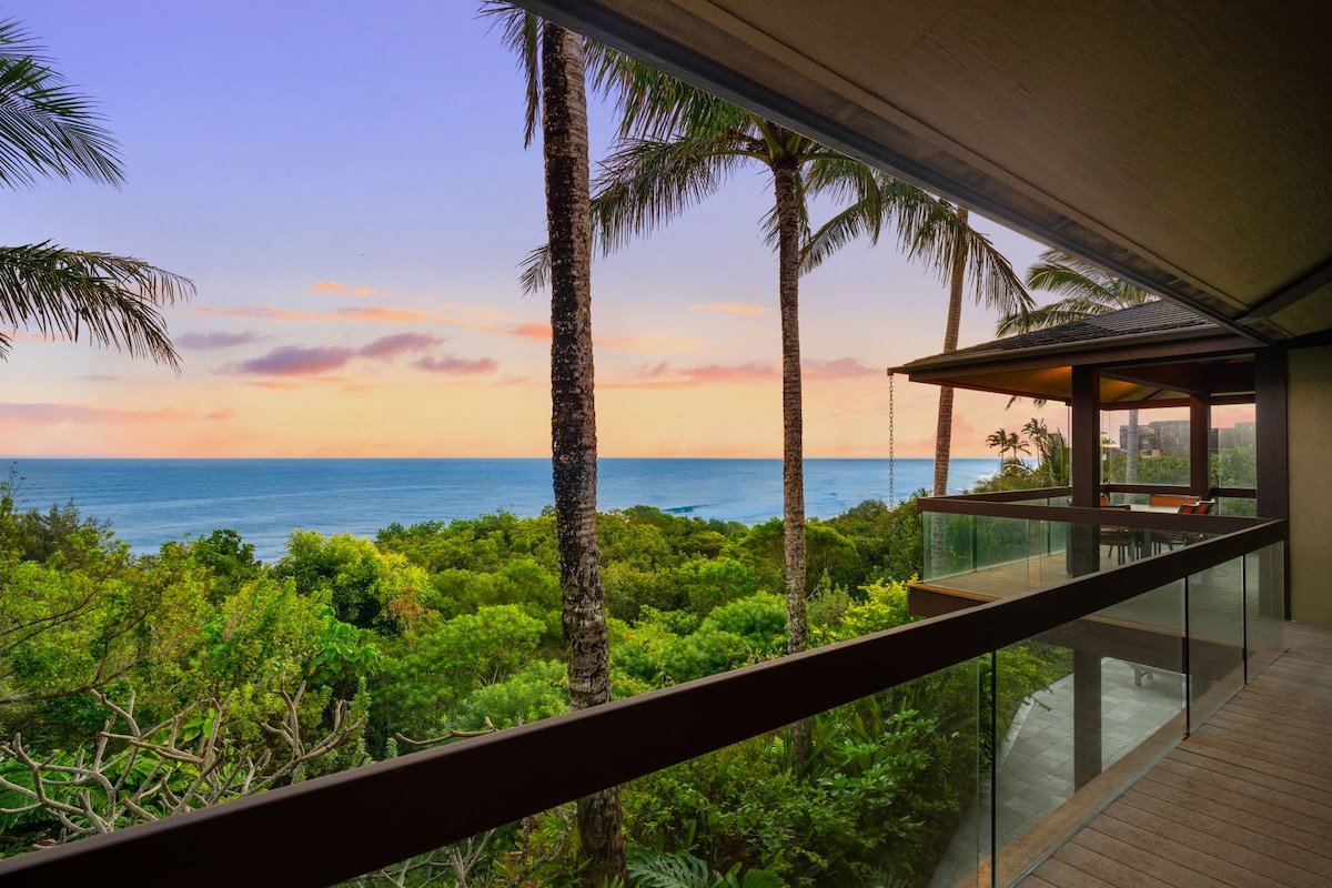 Pool & Hot Tub with Magnificent Ocean Views gallery image 3