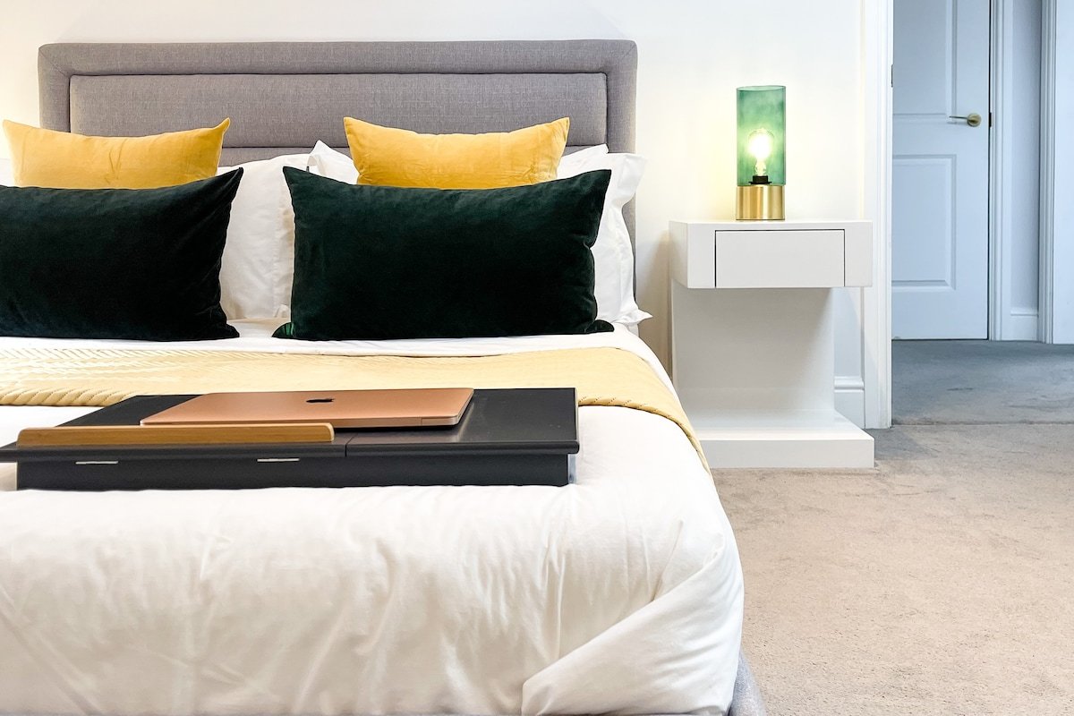 No42 | The Townhouse | 4BR | Superior 5* Duplex gallery image 4