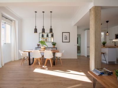 Moderno piso cerca de centro ciudad, a estrenar.