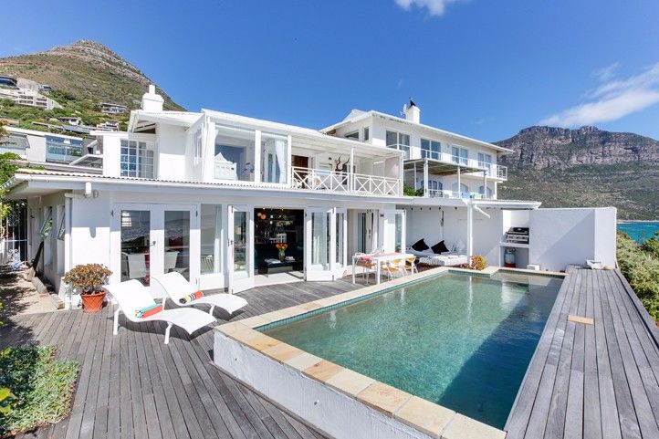 Photo 2 of Waters Edge Llandudno accommodation in Llandudno, Cape Town with 3 bedrooms and 2.5 bathrooms
