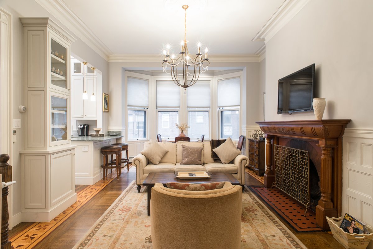 Luxury 4BR | 2.5BA Back Bay Duplex