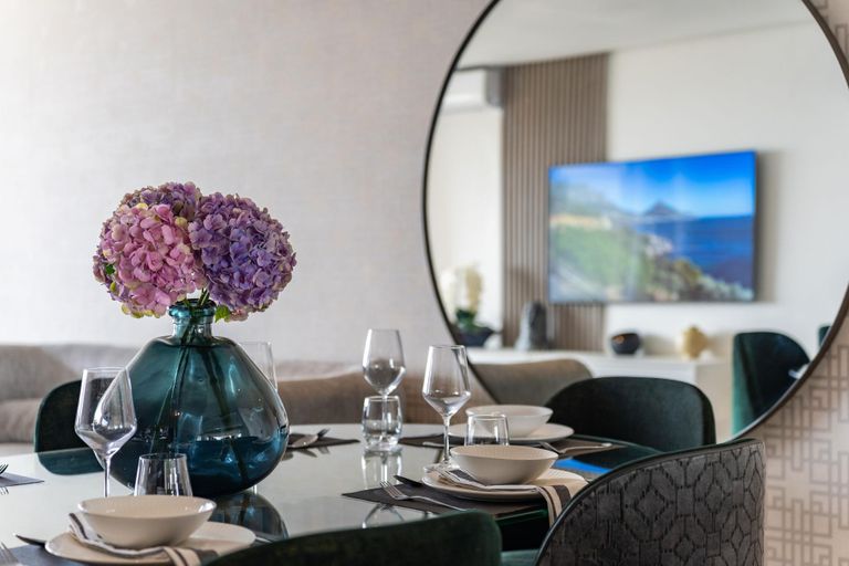 Bantry Bay Alanda - Modern Apt with Sea Views