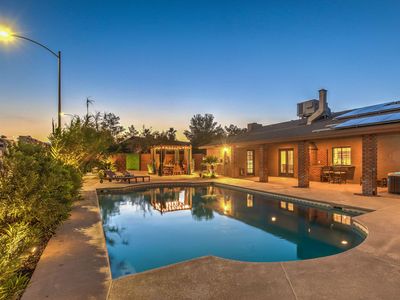 Stylish Luxury 7BR/3BA, Pool/Hot tub