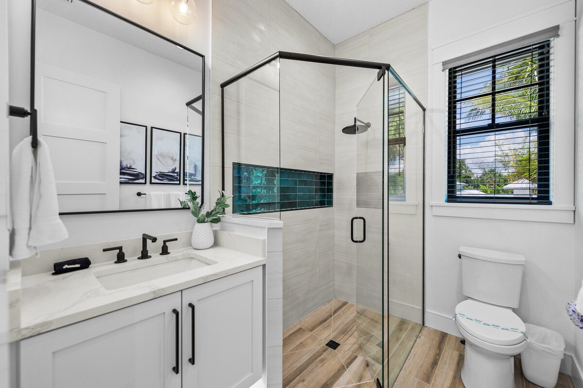 New luxury home with rooftop deck – Seashell Esta gallery image 2