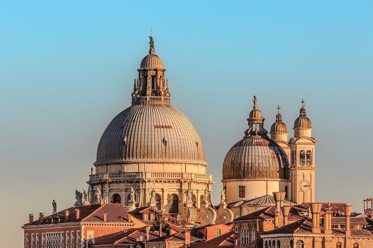 La Salute Luxury Apartment gallery image 4